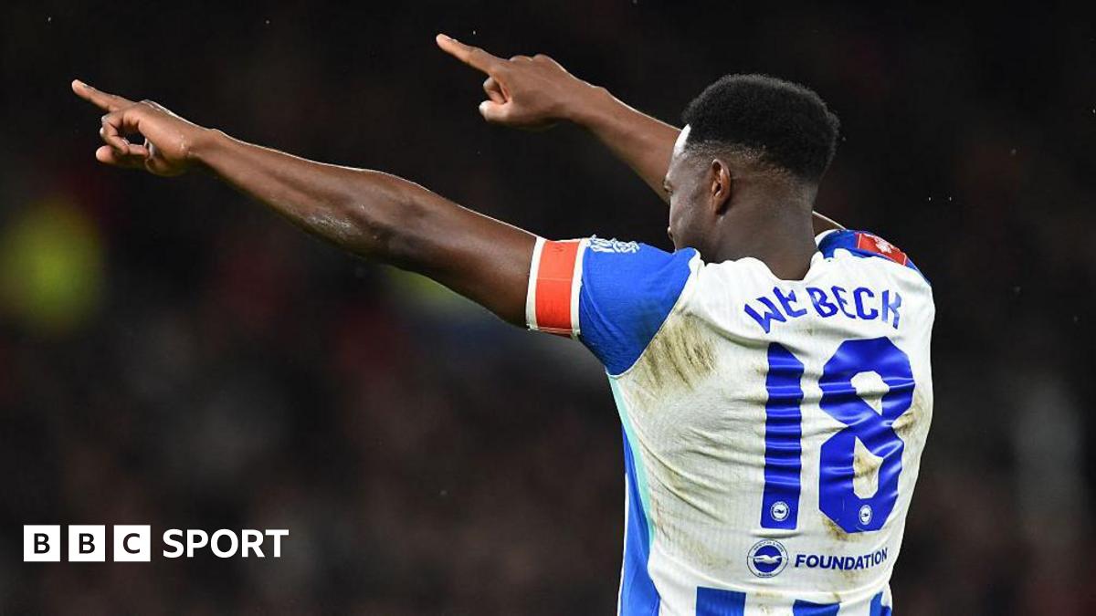 Manchester United 1-2 Brighton & Hove Albion - Former striker Danny Welbeck on target as 13-time winners exit