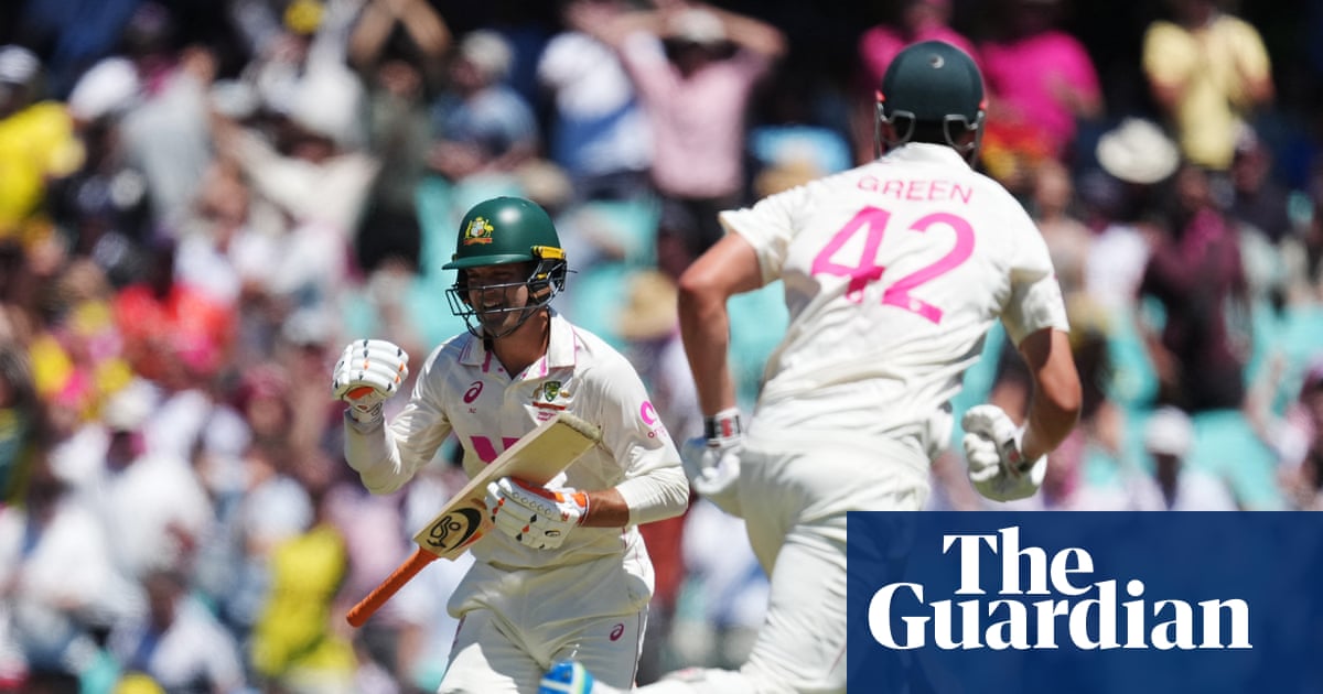 Australia hold on to win fifth Ashes Test leaving England to rue missed chances | Ashes 2025-26