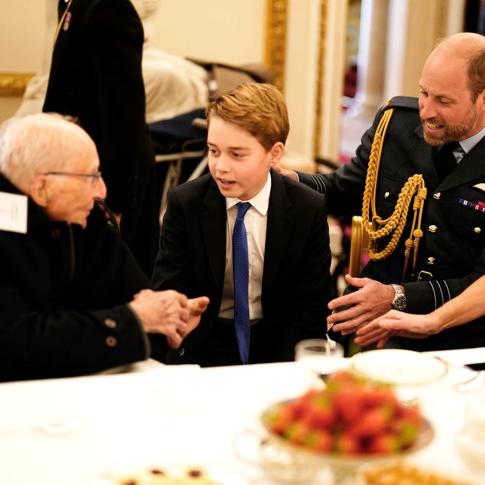 6 ways Prince William and Kate Middleton are preparing Prince George to be King 6 ways prince william and kate middleton are preparing prince george to be king