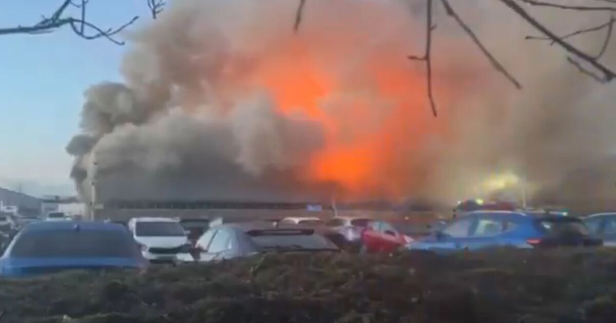 Bangor fire: Residents told 'keep windows closed' | UK | News