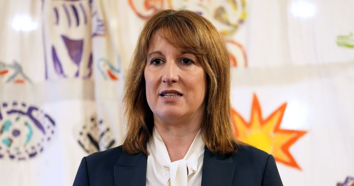 Rachel Reeves pay-per-mile plot in tatters as drivers ditch EVs