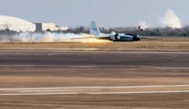 Horror moment NASA plane is forced into emergency landing | World | News