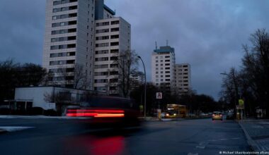 Power back for many Berliners, but others freeze on – DW – 01/04/2026