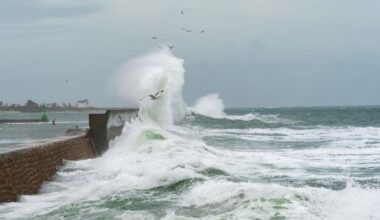 Atlantic storm to bring 100 km/h gales to Brittany and Normandy