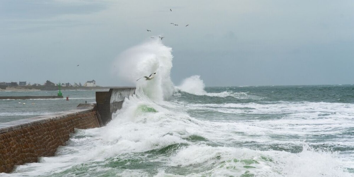 Atlantic storm to bring 100 km/h gales to Brittany and Normandy