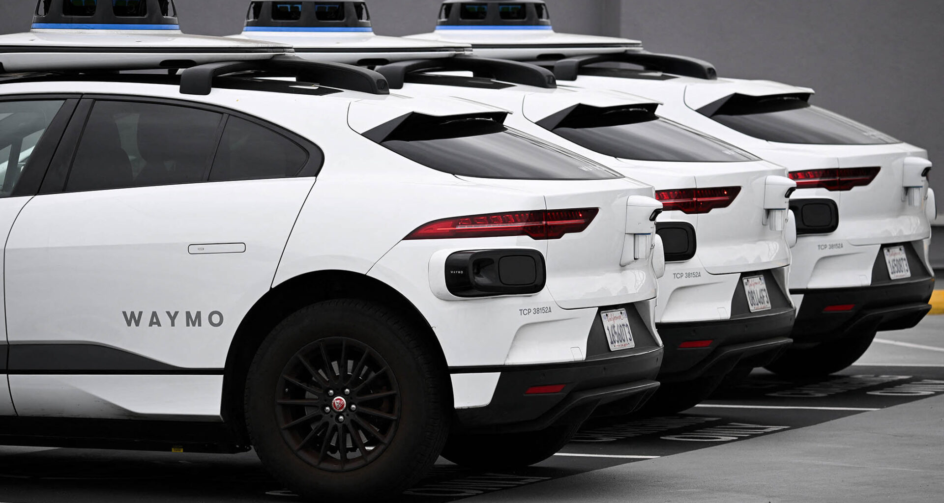 Driverless cars compete to rule London streets