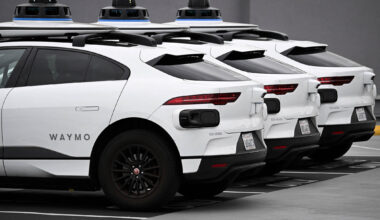 Driverless cars compete to rule London streets