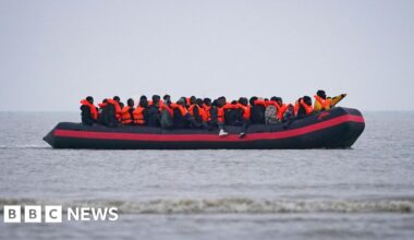 UK powers to seize phones from migrants without arrest come into force