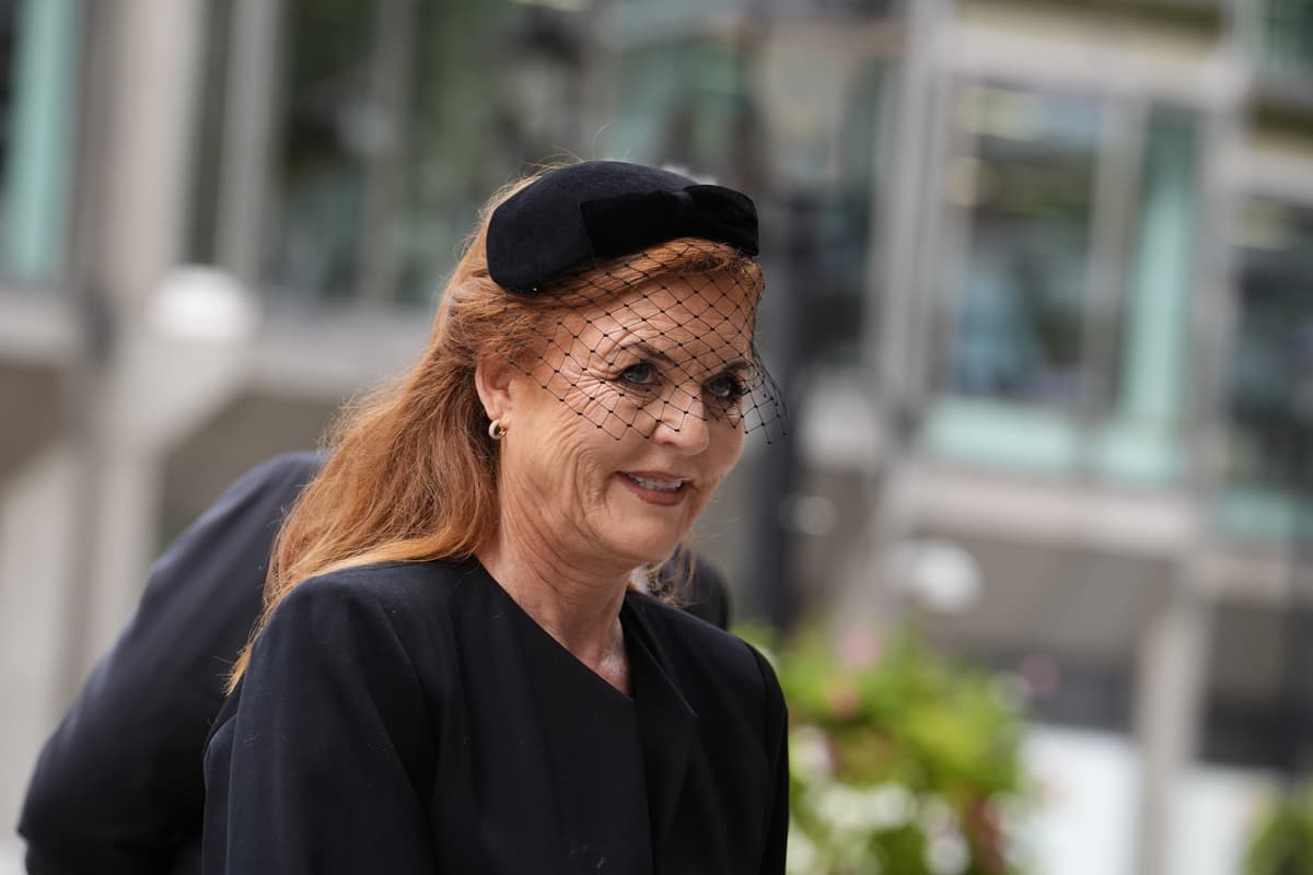 Sarah Ferguson has 'nowhere to live' after moving out of Windsor mansion - as Beatrice and Eugenie 'unable to help' - London Evening Standard