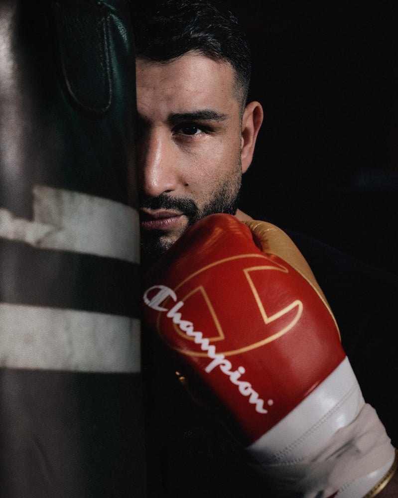 Champion signs heavyweight boxer Agit Kabayel.