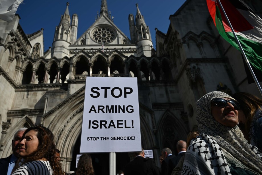 Campaign groups urge UK government to suspend all arms exports to Israel – Middle East Monitor