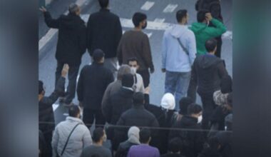 Erstwhile Iranian royal family calls on 'security forces to join people movement', say Iranian want end to regime