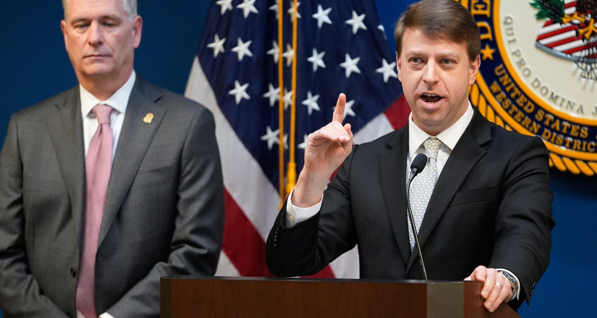 US authorities arrest 18-year-old accused of plotting ISIL-inspired attack | Crime News