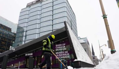 Bank of Canada holds rates, says policy can’t make up for tariff ‘damage’ - National