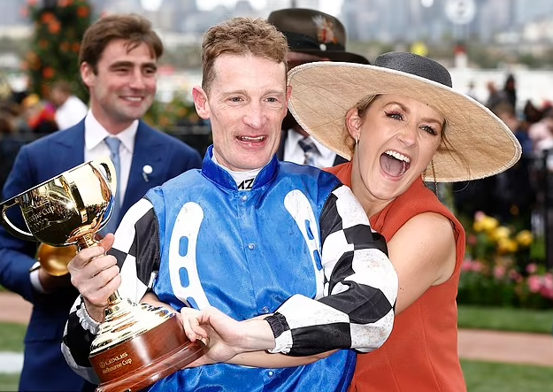 Mark Zahra avoids surgery on broken leg, aims to return in February/March