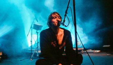 Who is General Smith from Geese's '100 Horses'?