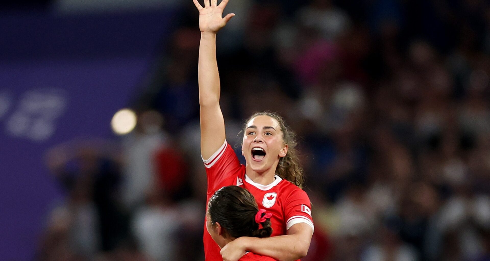 Bears sign Canada sevens star Chloe Daniels