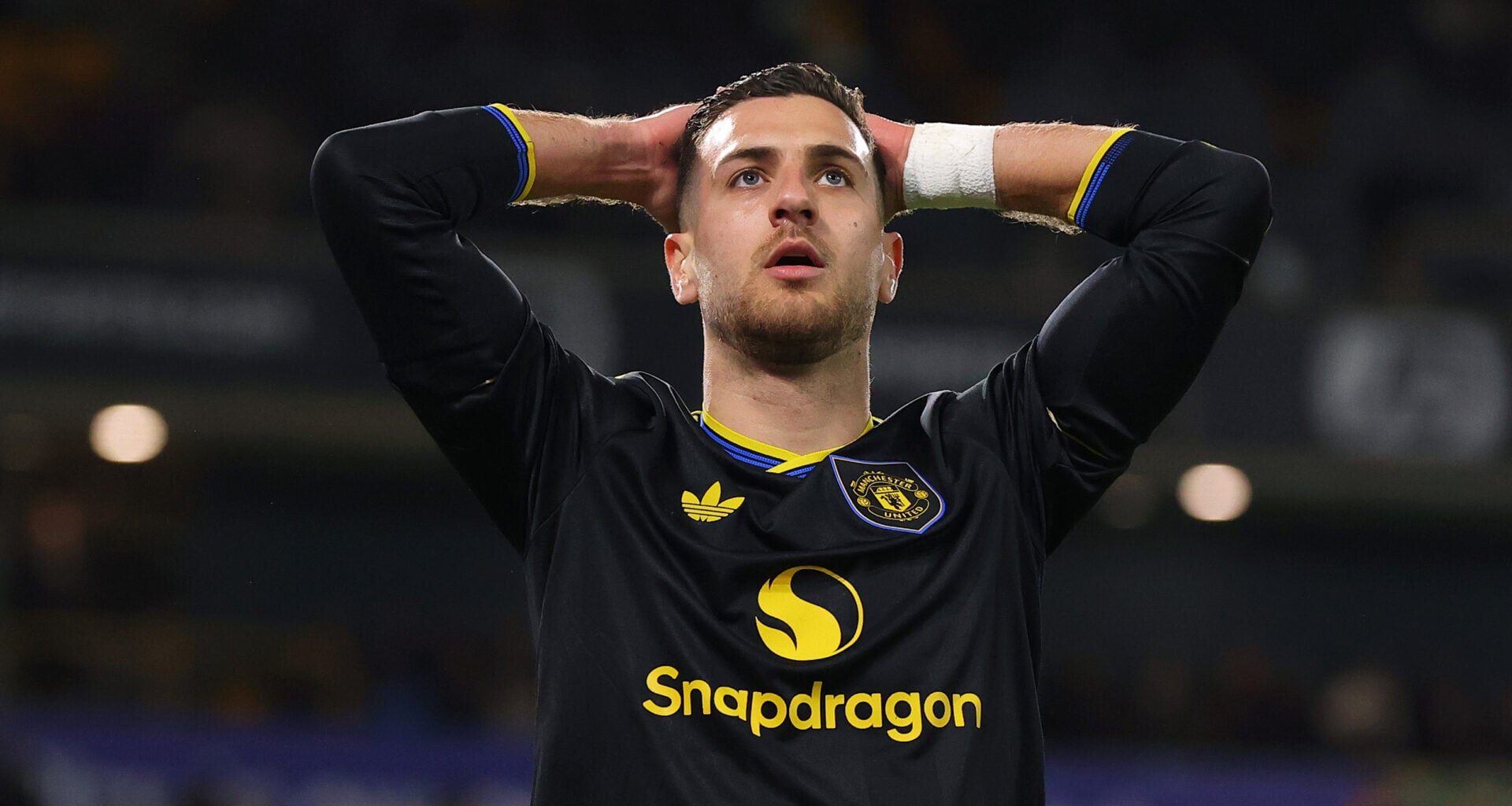 Diogo Dalot should be petrified of unsung Man Utd wonderkid who just showed Michael Carrick he's ready