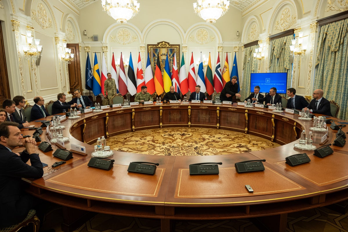 European security advisors discuss peace proposals in Kyiv ahead of leaders' summit