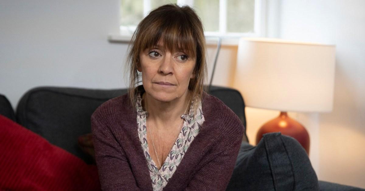 Emmerdale fans 'work out' who shifty Rhona has been texting | Soaps