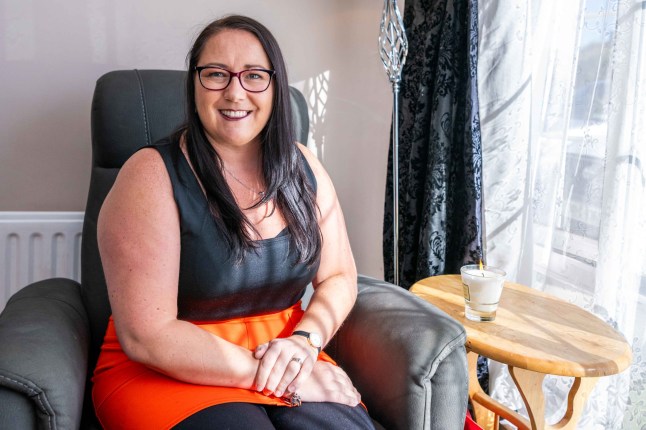 Carrigaline, Co. Cork, Ireland. 22nd Sept, 2025. Ozempic user Aisling McCarthy at her home in Carrigaline, Co. Cork. Picture: Andy Gibson.