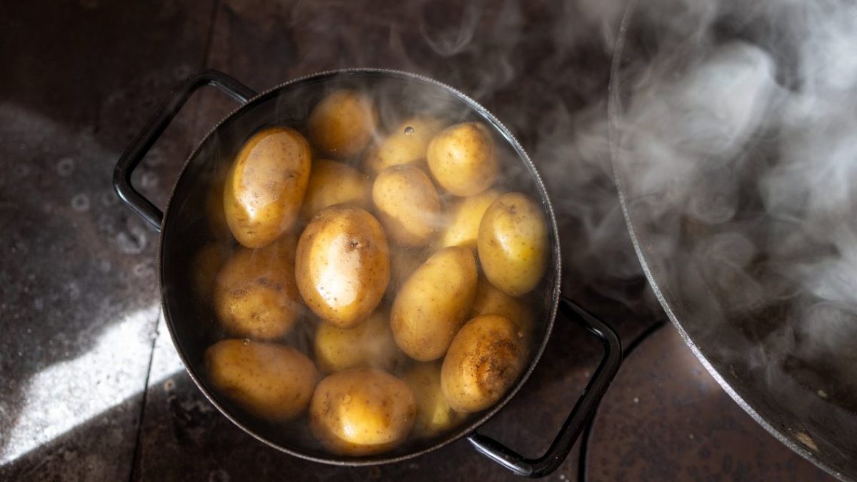 Why we need to eat more white potatoes