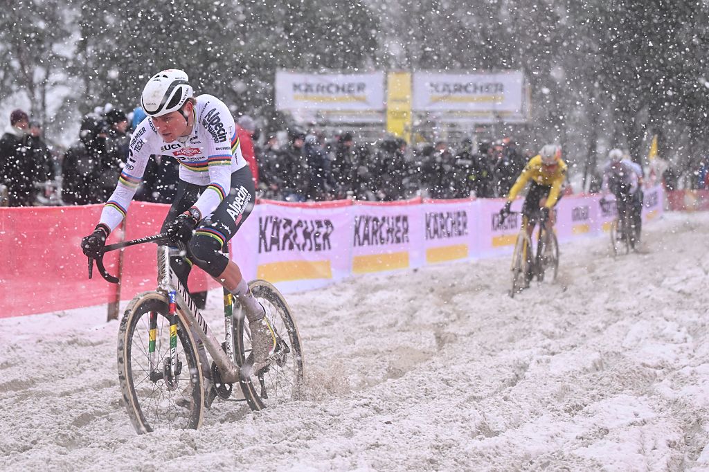 Dutch Mathieu Van Der Poel pictured in action during the men's elite race of the Zilvermeercross cyclocross cycling event in Mol, stage 5/7 in the Exact Cross competition, on Friday 02 January 2026.BELGA PHOTO LUC CLAESSEN (Photo by LUC CLAESSEN / BELGA MAG / Belga via AFP)