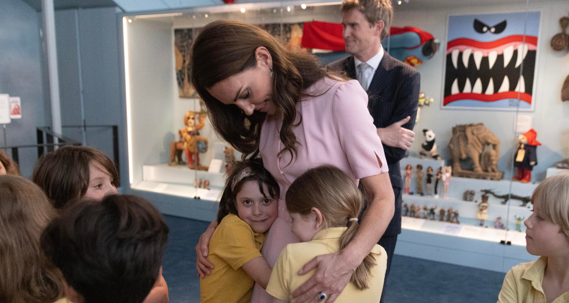 Kate Middleton hugging school kids