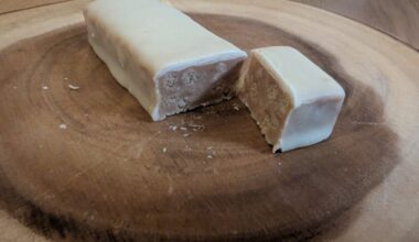 Review: Vieve Protein Bar (Strawberry Blondie)