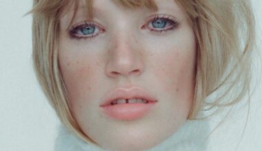 Jacqui Hooper Fronts the 'Simple Yet Compelling' Cover of Harper's Bazaar France