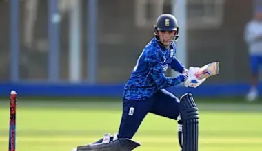 star-sports-on-dark-background