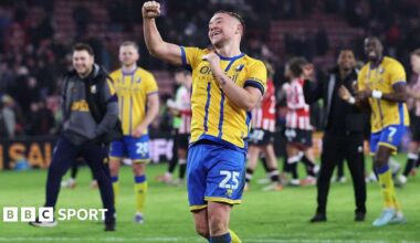 Sheffield United 3-4 Mansfield Town: Reed scores two as Stags knock Blades out of FA Cup