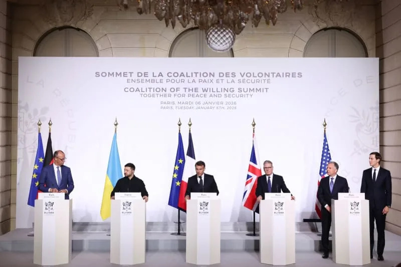 (L-R) German Chancellor Friedrich Merz, Ukrainian President Volodymyr Zelensky, French President Emmanuel Macron, UK Prime Minister Sir Keir Starmer, US Special Envoy Steve Witkoff and Jared Kushner speak during a press conference at Elysee Palace in Paris, following a meeting with members of the Coalition of the Willing, the countries prepared to offer support to Ukraine. Tom Nicholson/PA Wire/dpa
