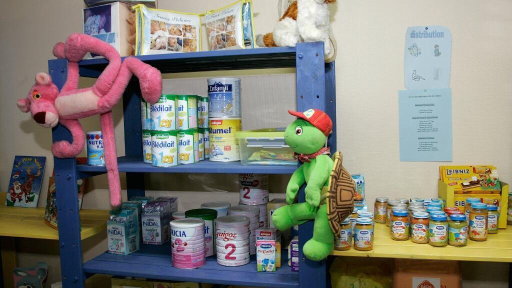 France set to tighten rules for baby milk after toxin scare