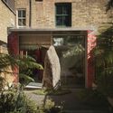 © Felix Speller Druid Grove Terrace House / CAN - Exterior Photography, Brick, Garden