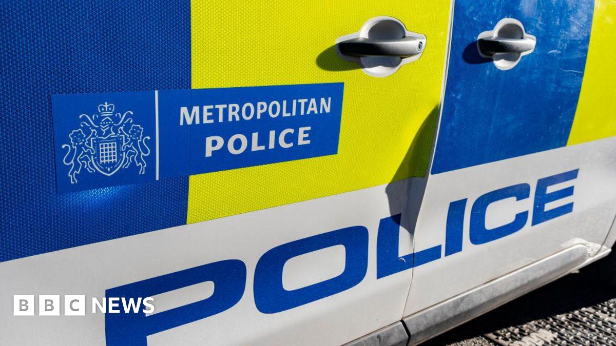 A stock image of a Met Police car.