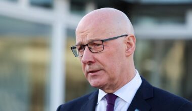 Swinney urged to keep 'door open' between Edinburgh and London banks