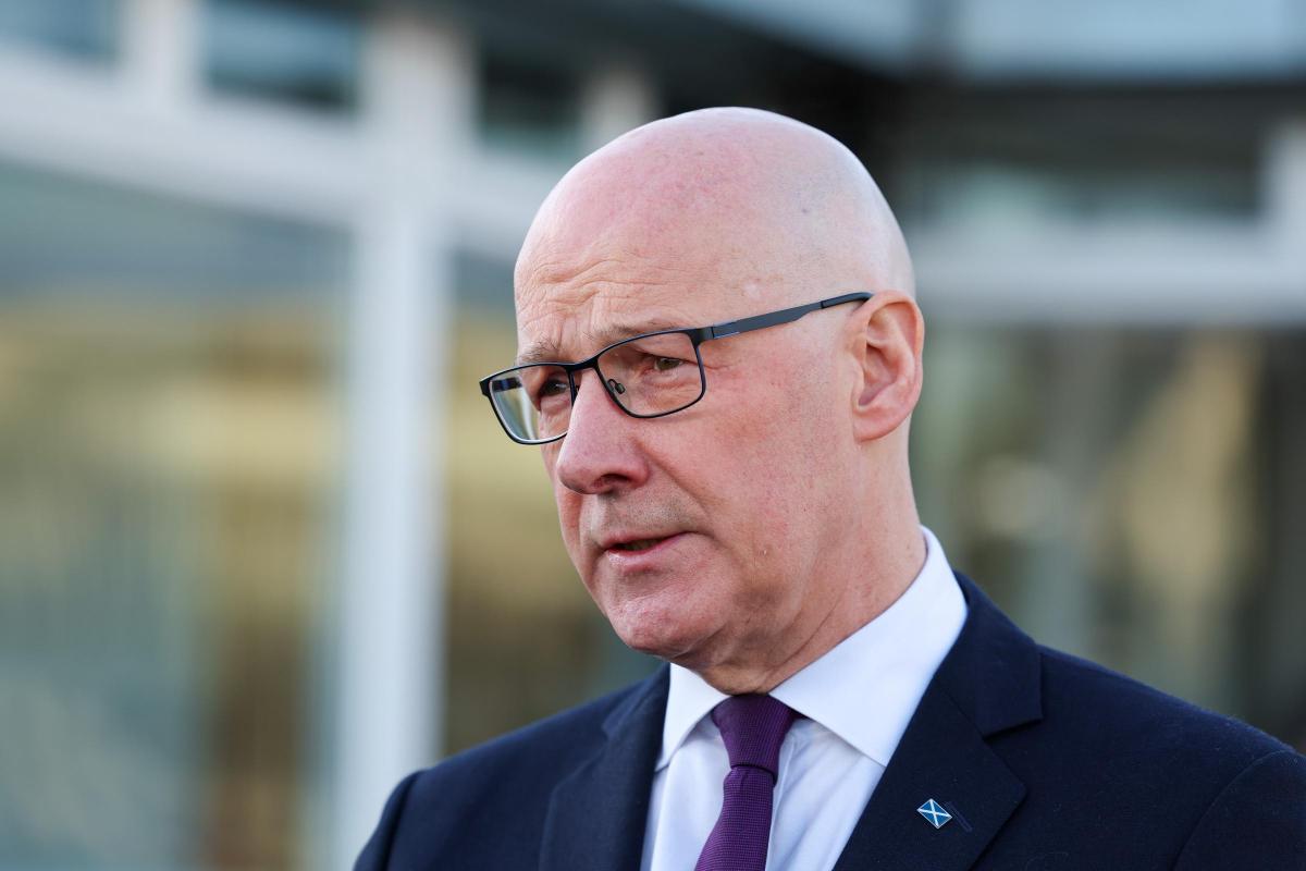Swinney urged to keep 'door open' between Edinburgh and London banks