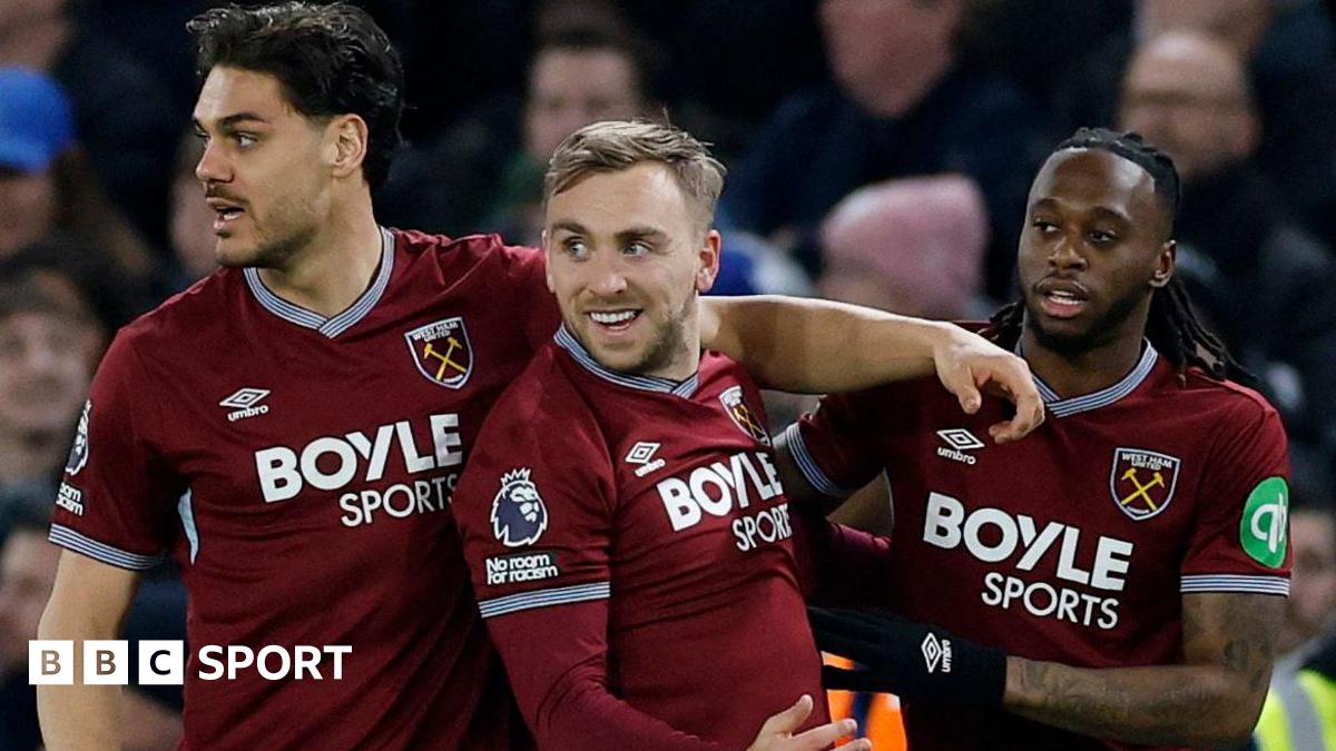 Premier League LIVE: Chelsea vs West Ham and Liverpool vs Newcastle after wins for Arsenal and Bournemouth