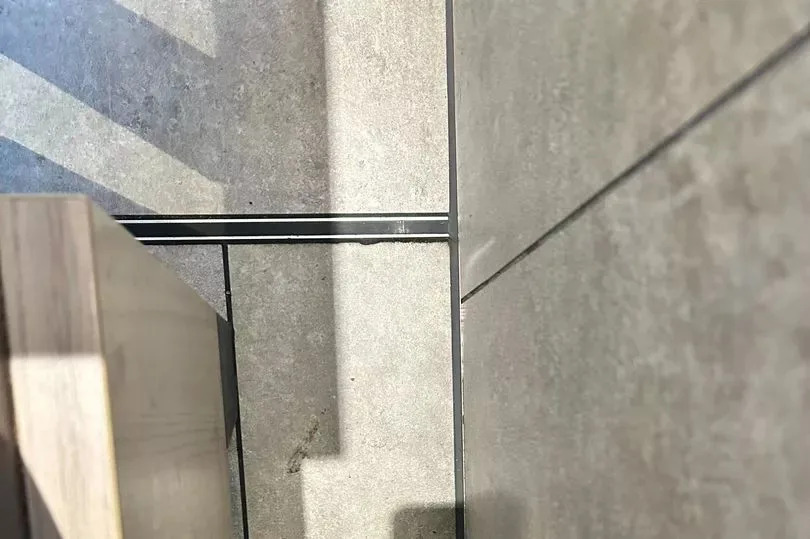 The only rubbish I could find on the floor was a napkin that had fallen between my seat and the wall.