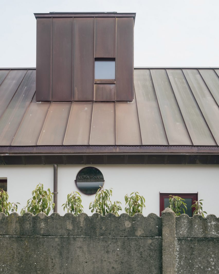 Copper-clad roof of Belgian house by Felt