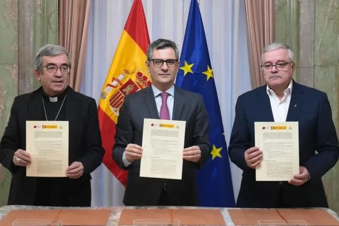 Spain and Catholic Church signed an agreement for compensating victims of sexual abuse