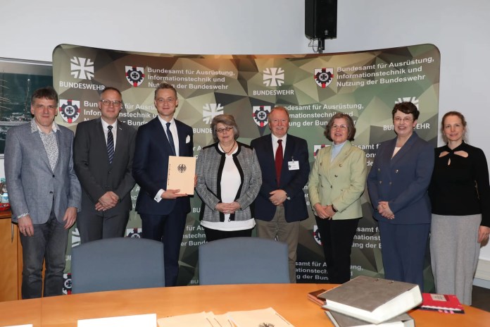 Signing of contract for new DM2A5 torpedoes - TKMS