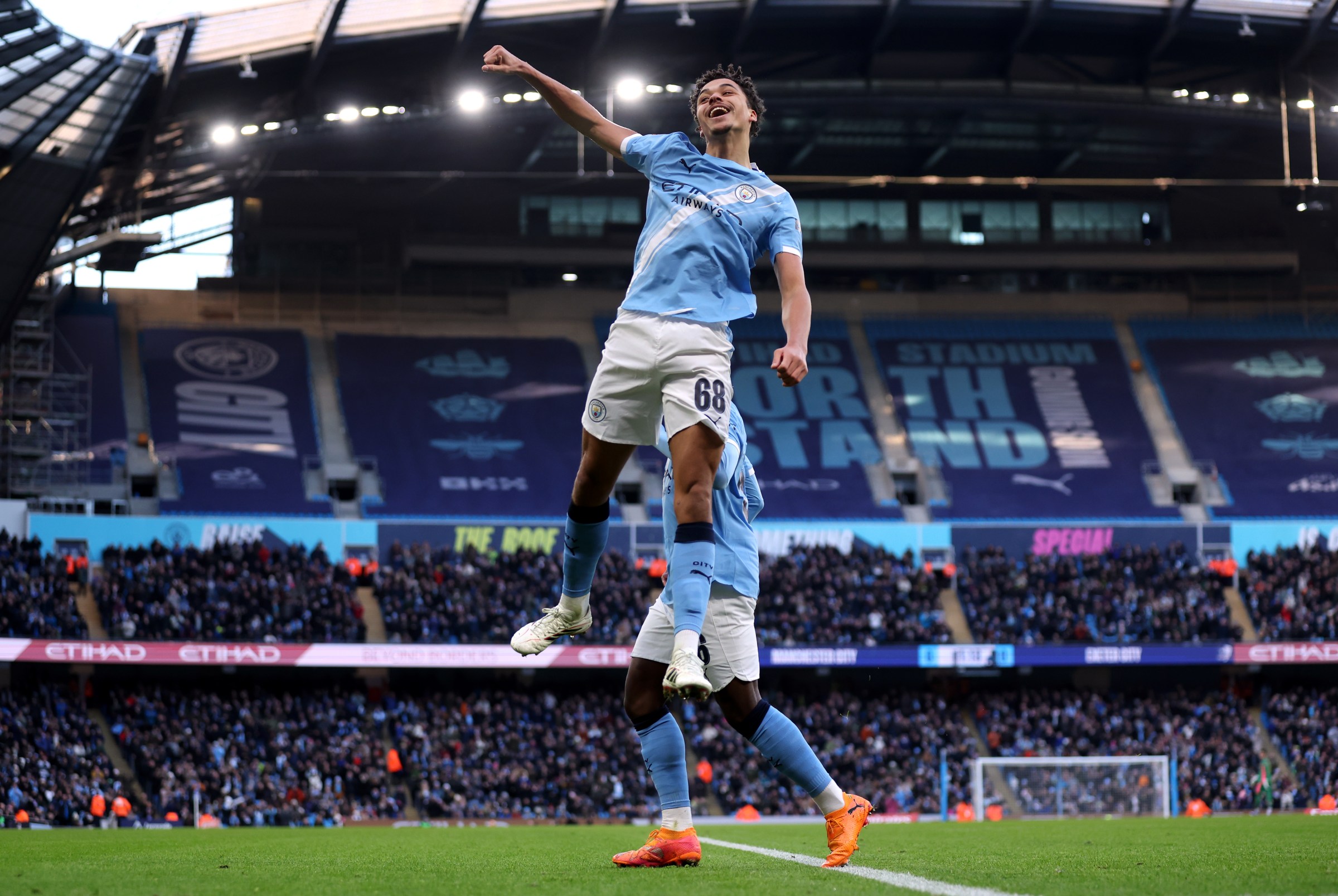 MANCHESTER, ENGLAND - JANUARY 10: Max Alleyne of Manchester City celebrates scoring his team’s first goal during the Emirates FA Cup Third Round match between Manchester City and Exeter City at Etihad Stadium on January 10, 2026 in Manchester, England. (Photo by Lewis Storey/Getty Images)
