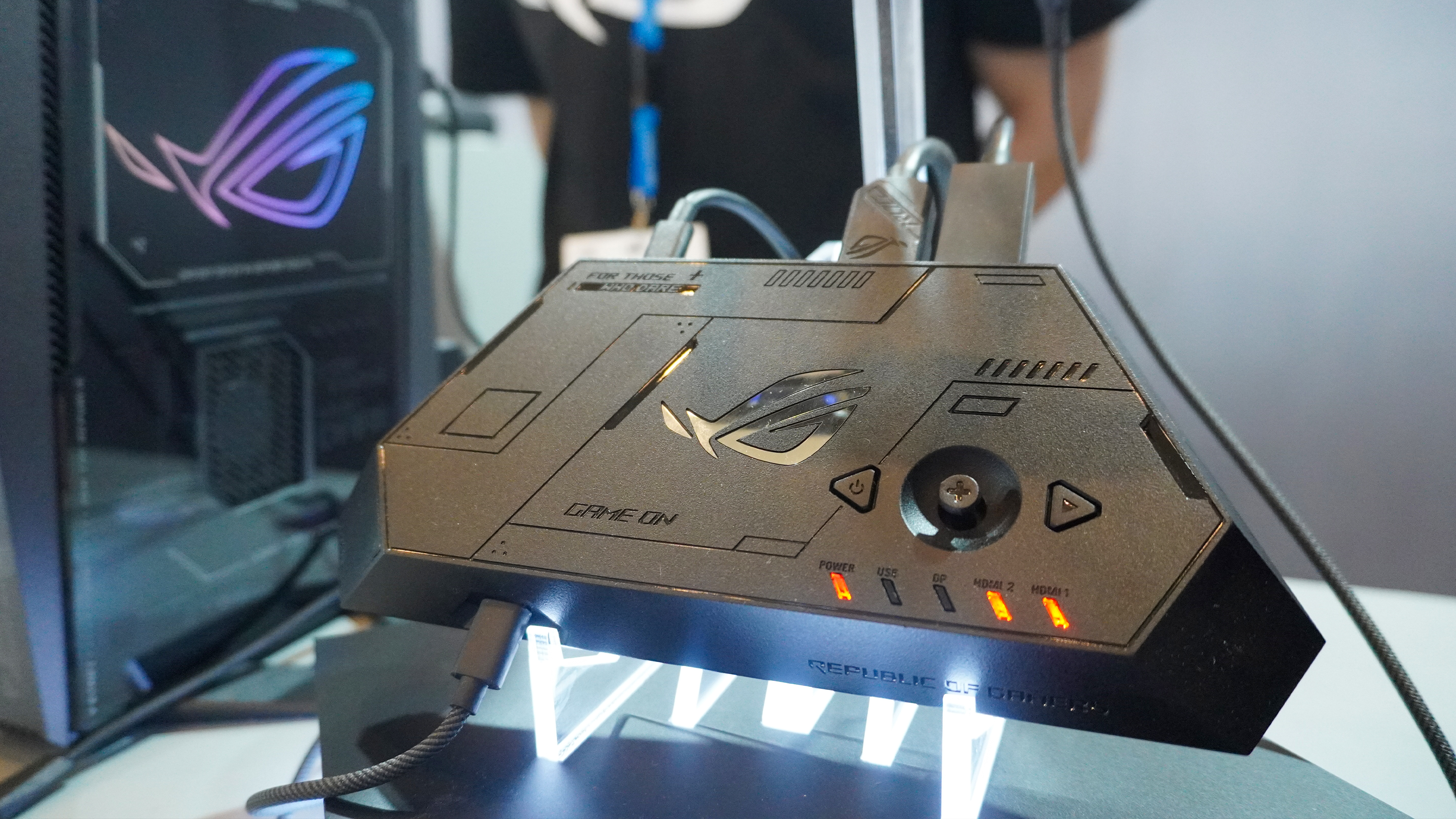 Asus ROG Xreal R1 AR Glasses