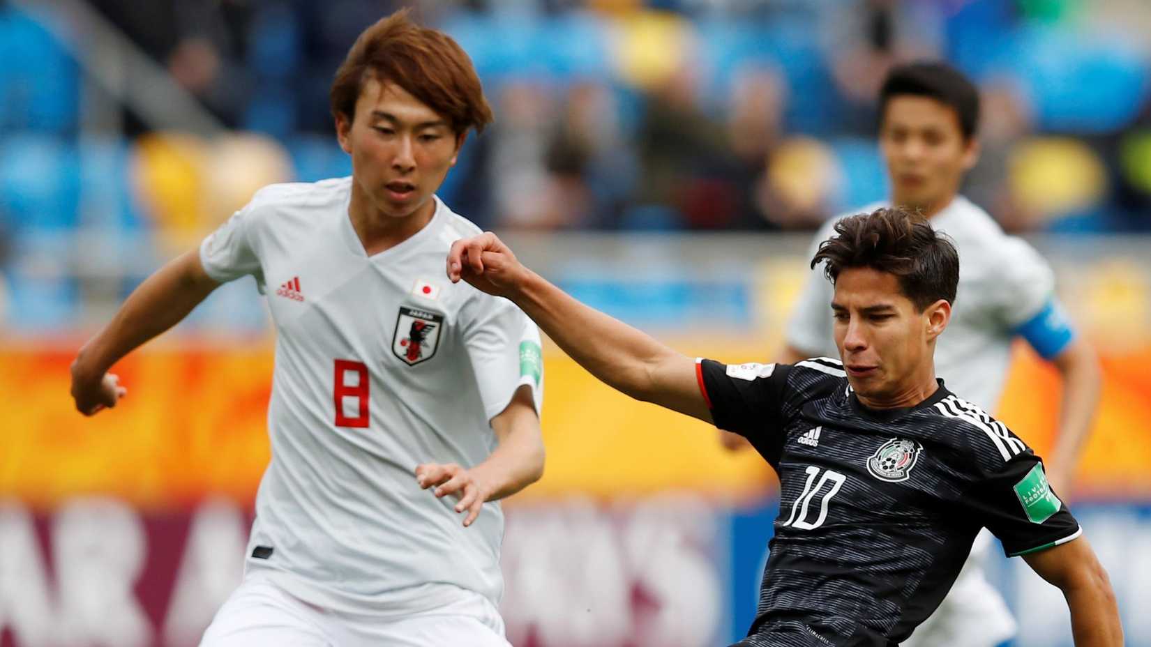 Kanya Fujimoto playing for Japan Under-20s