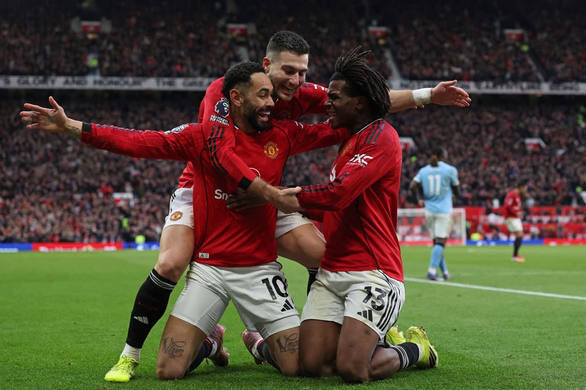 Manchester United vs Man City LIVE: Premier League result, latest updates and fan reaction