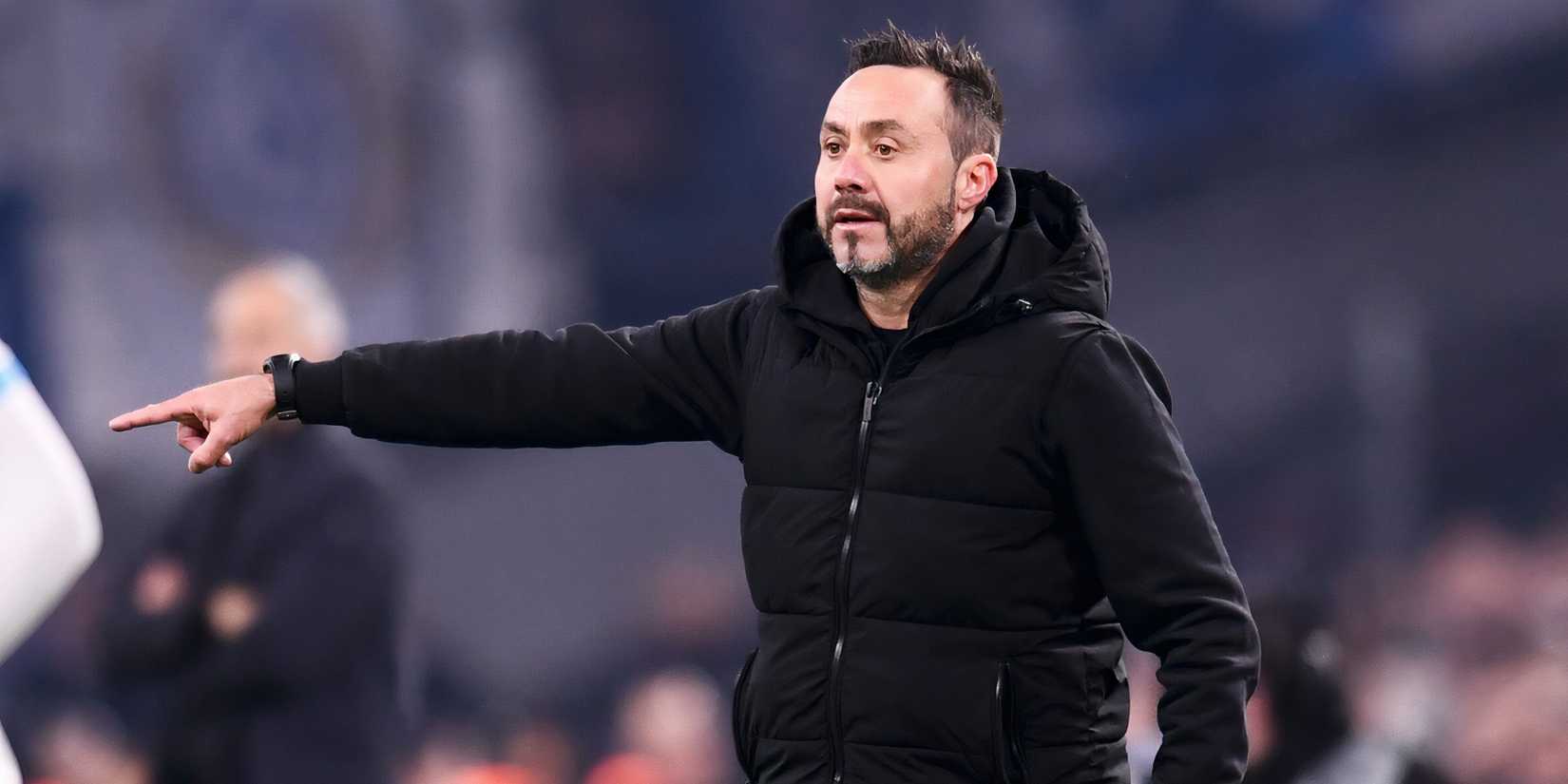 Marseille head coach Roberto De Zerbi on the touchline