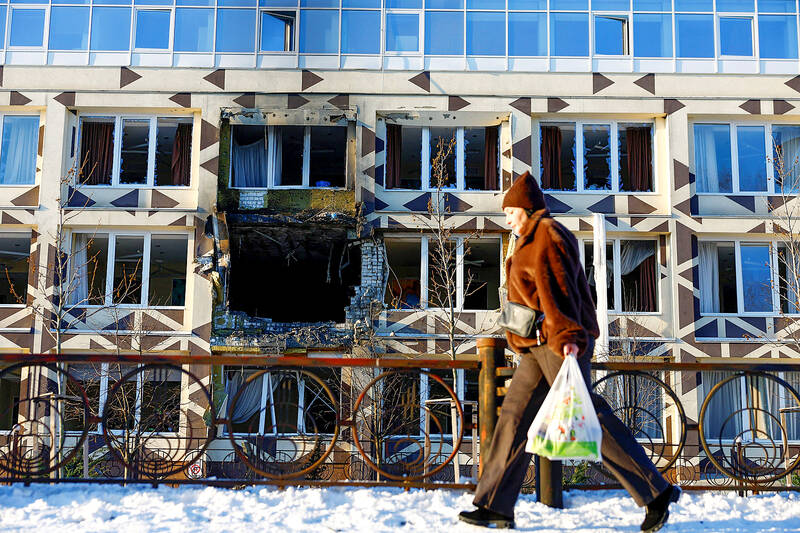 Two killed in Russian attacks against Ukraine