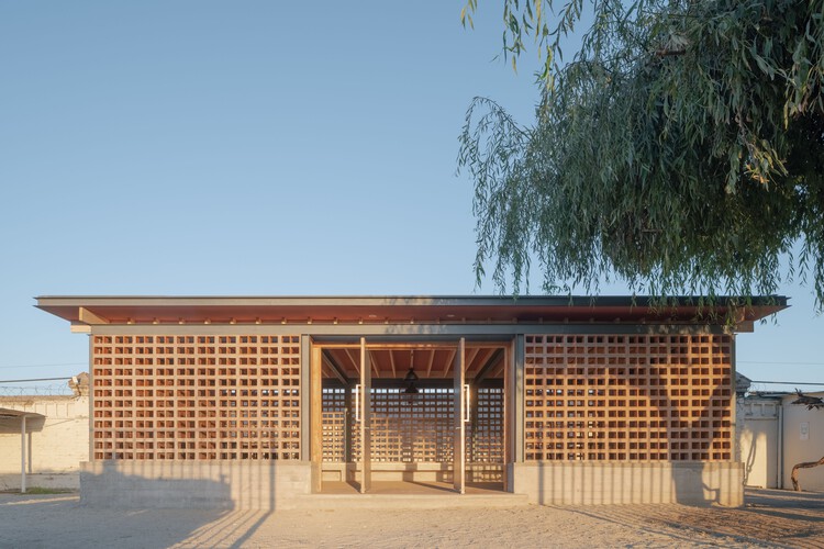 Gardeners' Pavilion Club Hípico de Santiago / José Ignacio Valdivieso - Exterior Photography, Brick, Facade